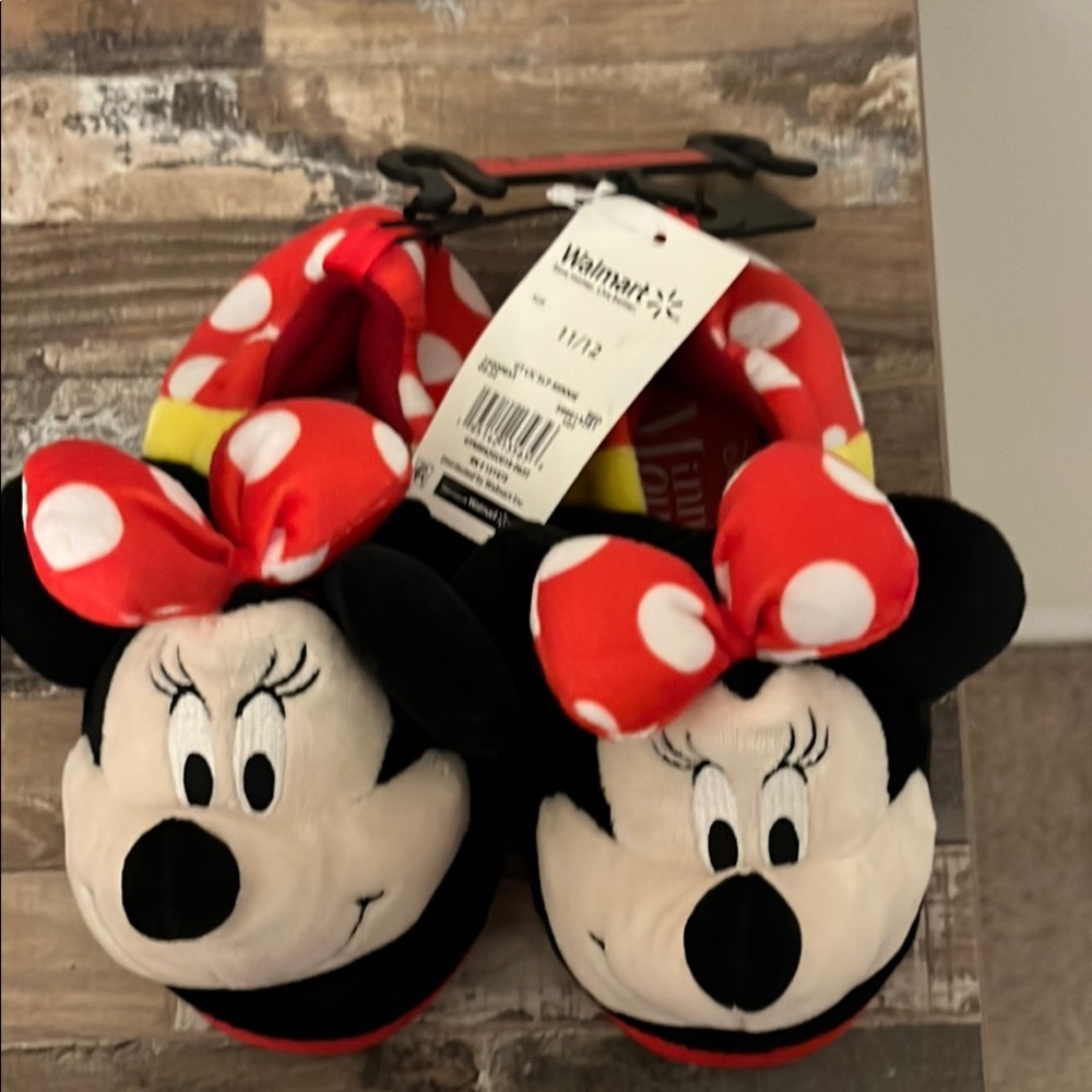 New girls Disney Minnie Mouse slippers size 11-12